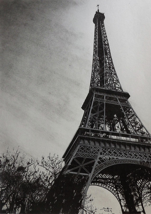 La Tour Eiffel Drawing By Sergio Navarrete