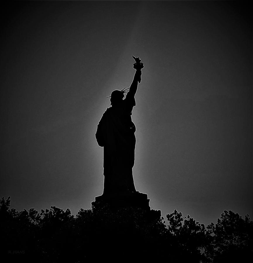 Lady Liberty Silhouette B W Photograph by Rob Hans