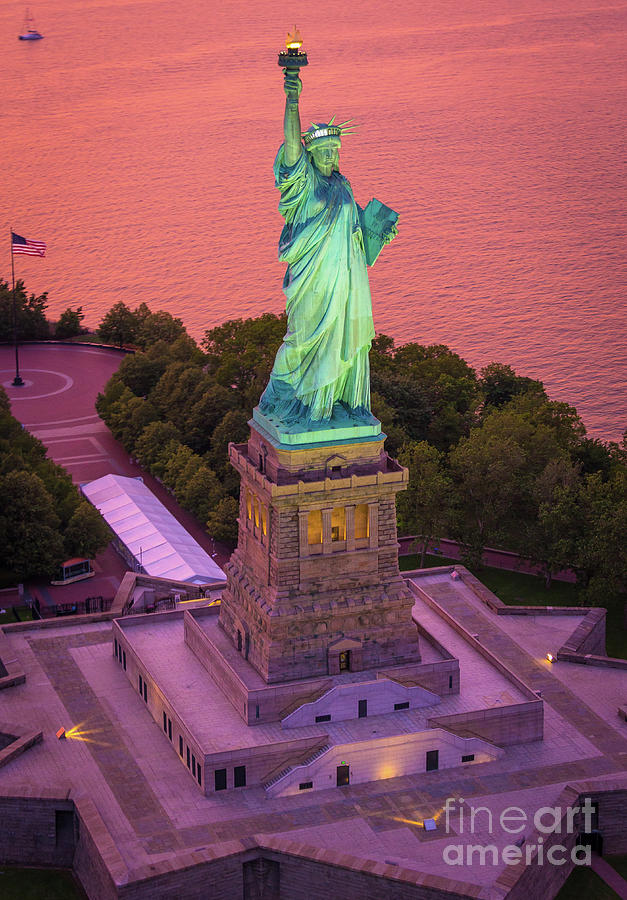 Lady of Liberty Photograph by Inge Johnsson