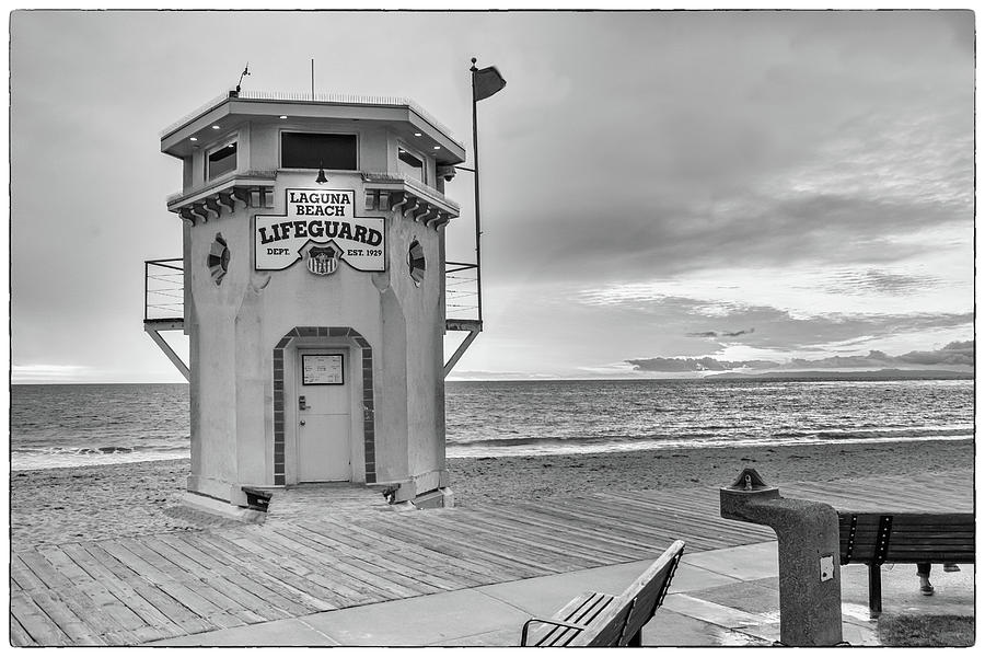 Laguna Beach Lifeguard Tower Photograph by Cliff Wassmann