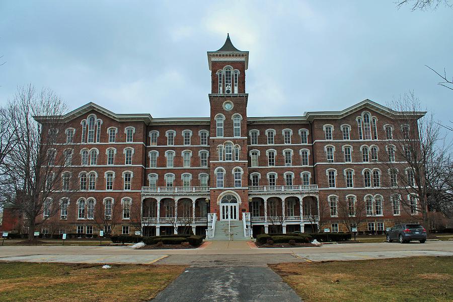 Lake Erie College- College Hall Photograph by Michiale Schneider