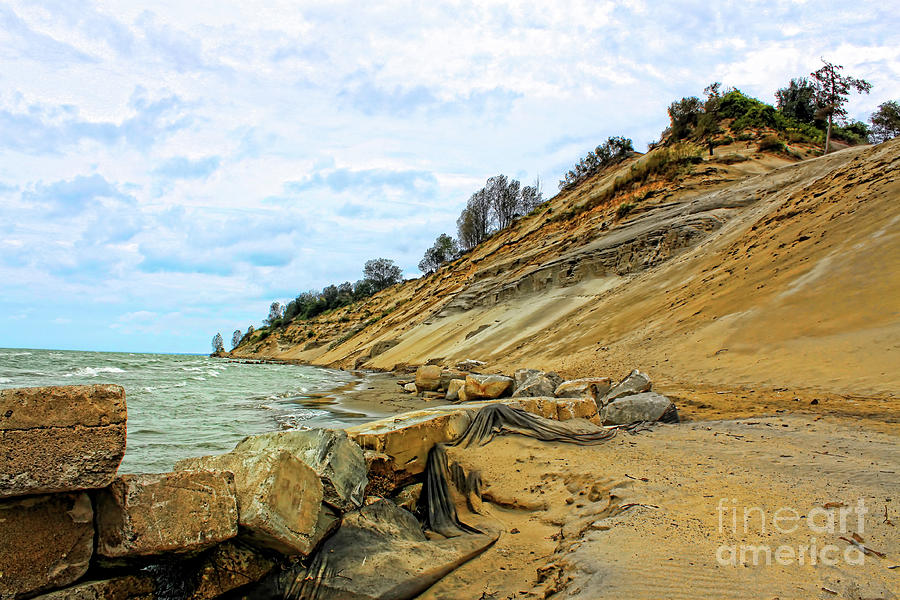 Lake Erie Shoreline Photograph by Cathy Beharriell