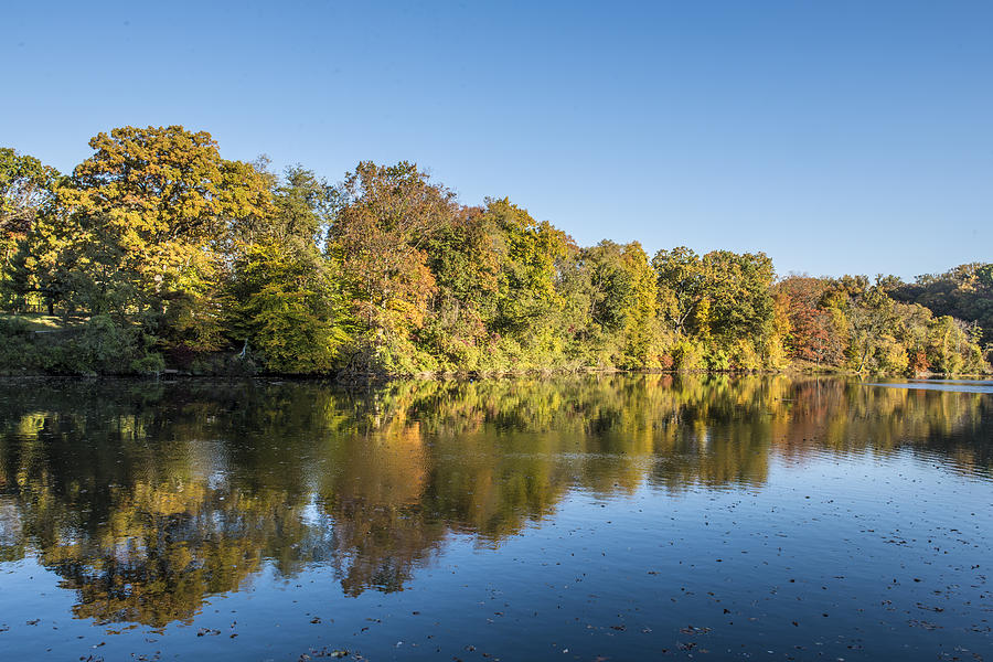 Lake Roland in Baltimore Maryland In Autumn Photograph by William Bitman