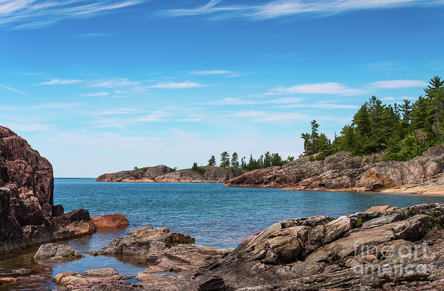 Lake Superior Coastline Photograph by Les Palenik