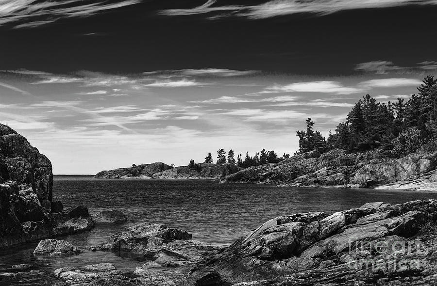 Lake Superior Coastline - Monochrome Photograph by Les Palenik