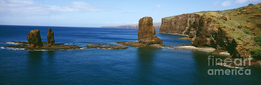 Lanai Seacliffs and Rocks Photograph by David Cornwell/First Light Pictures, Inc - Printscapes