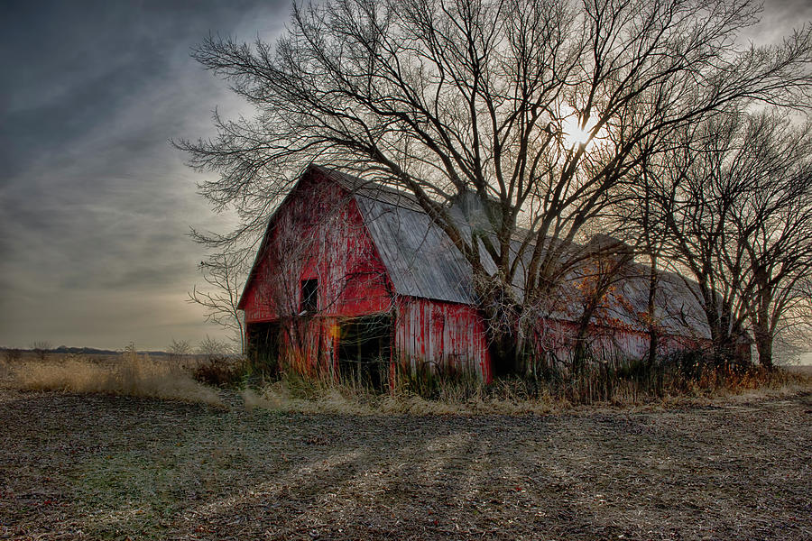 Barn Photograph - Large Old Barn in Missouri by Donna Caplinger