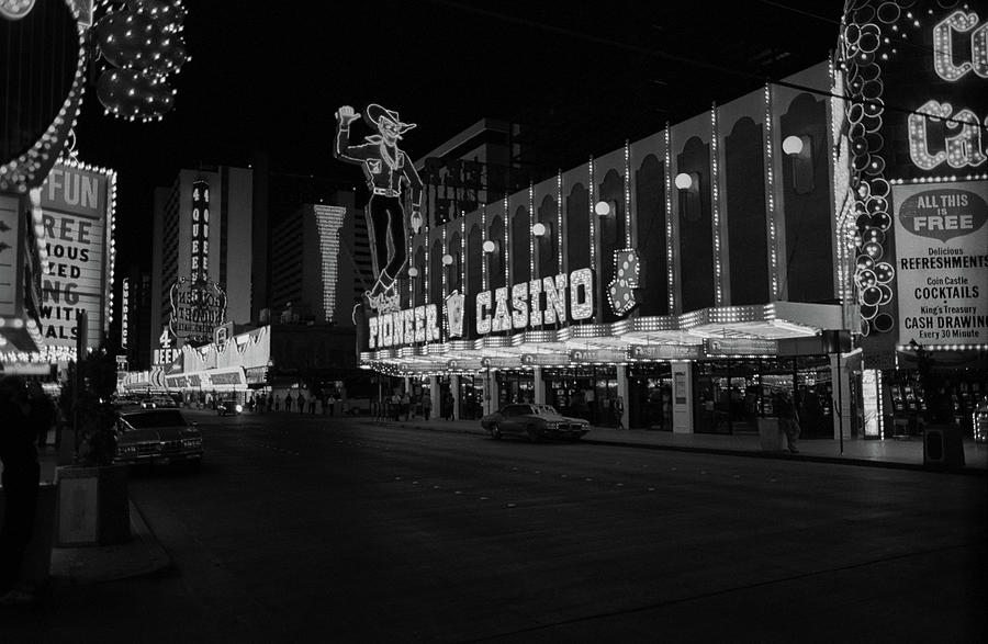 Las Vegas 1983 BW #5 Photograph by Frank Romeo
