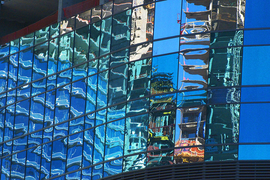 Las Vegas Photograph - Las Vegas City Center Reflection by Richard Henne