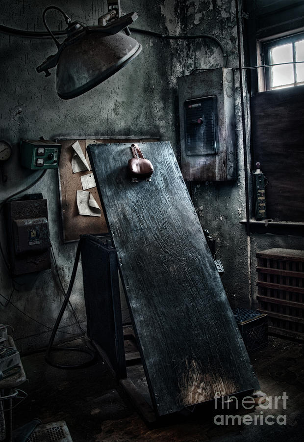Abandoned Asylum Photograph - Last Resort by Claudia Kuhn