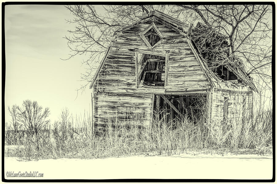 Architecture Photograph - Last Stand Barn Black and White by LeeAnn McLaneGoetz McLaneGoetzStudioLLCcom