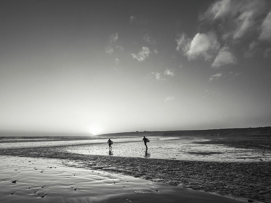 Last Wave Photograph by Barry Lawlor - Fine Art America