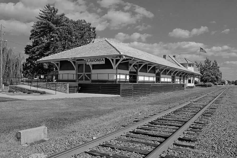 Lavonia Depot B W 1 Photograph by Joseph C Hinson