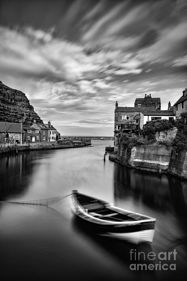Leading Light at Staithes Photograph by Richard Burdon