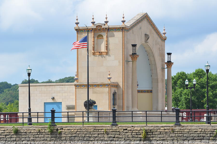 LeClaire Park Photograph by Tammy Mutka - Fine Art America