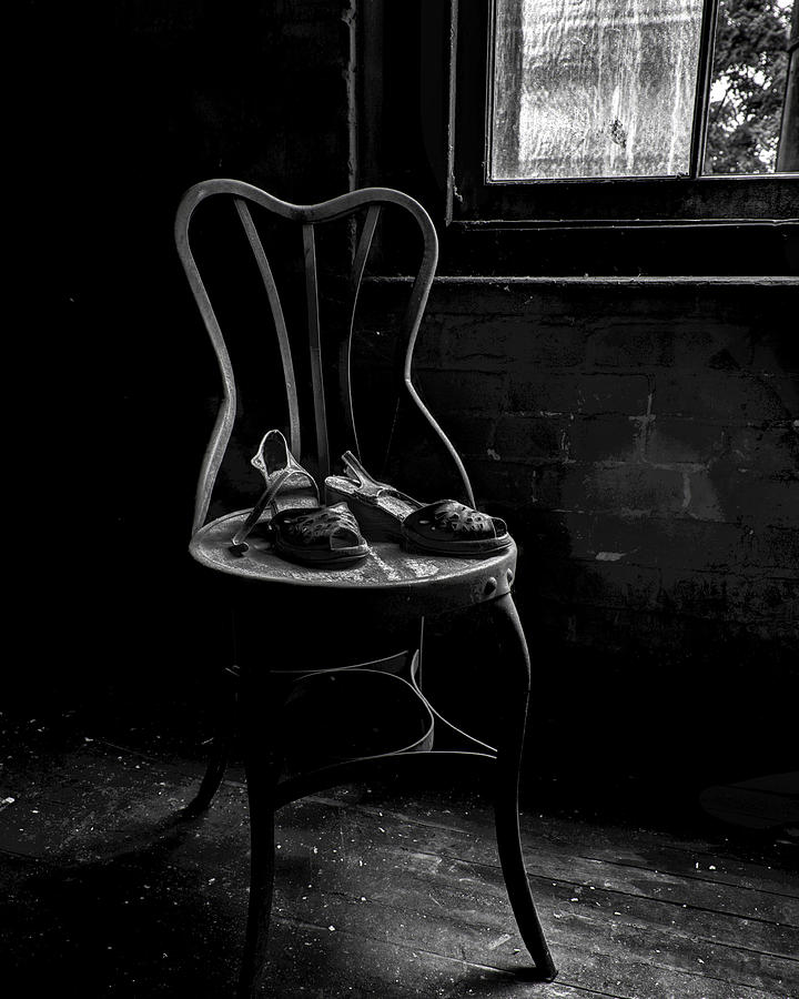 Left behind Photograph by Rob Dietrich