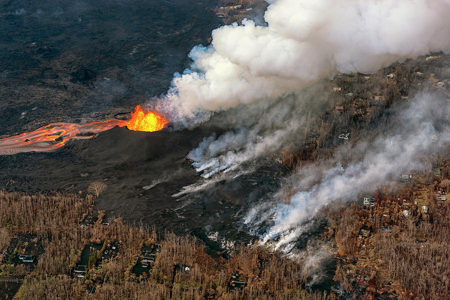 Leilani Estates Eruption Photograph by Christopher Johnson