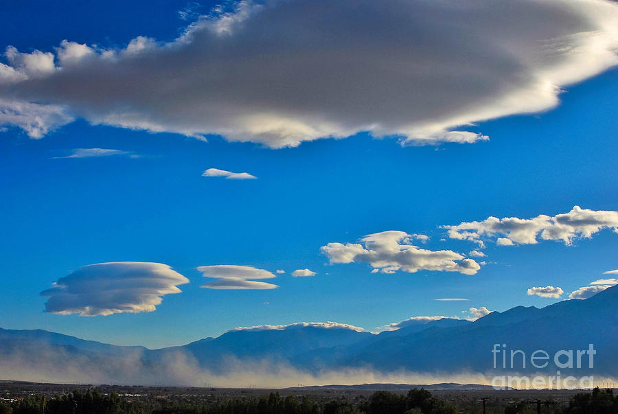 LenTicuLaR Arrival Photograph by Angela J Wright