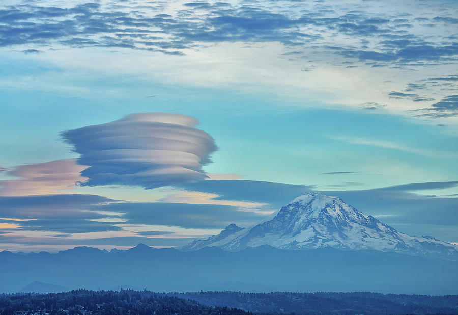 Lenticular Cloud Photograph by Jerry Cahill