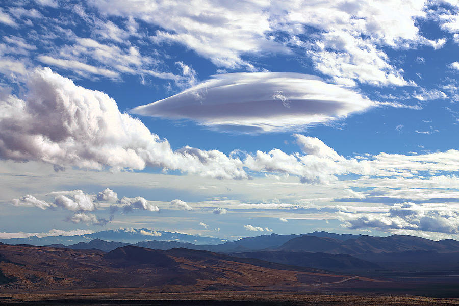 Lenticular Cloud Over Red Rock Canyon Photograph by Viktor Savchenko