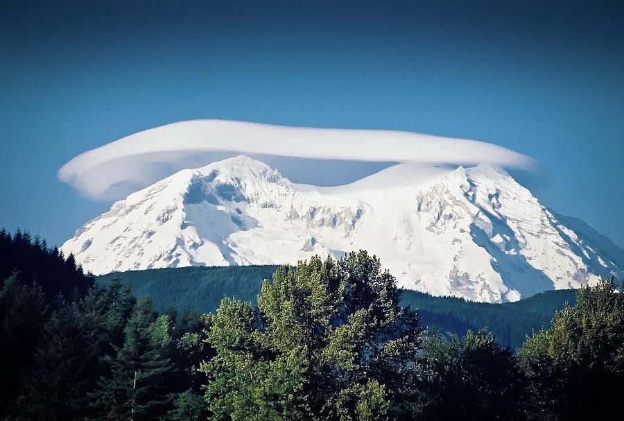 Big and Beautiful Lenticular Cloud Photograph by William T Templeton