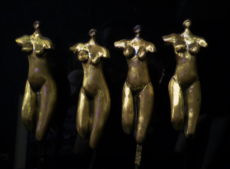 Les Femmes Sculpture by Adalardo Nunciato  Santiago