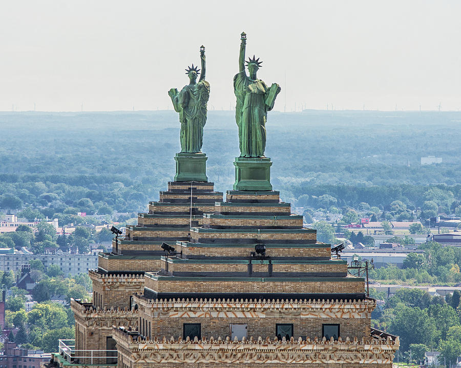 Liberty Building - Buffalo,NY Photograph by Deborah Ritch