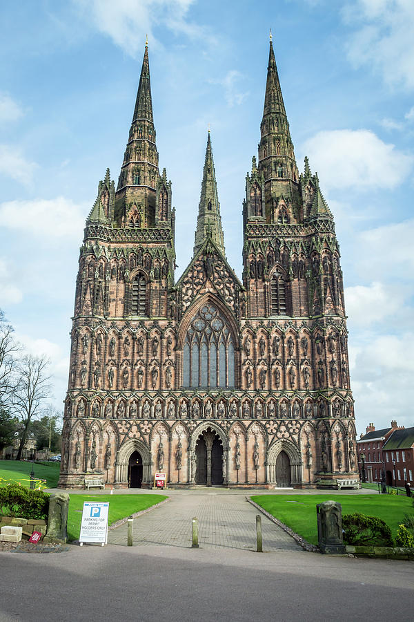 Lichfield Cathedral Photograph by Jacek Wojnarowski - Fine Art America