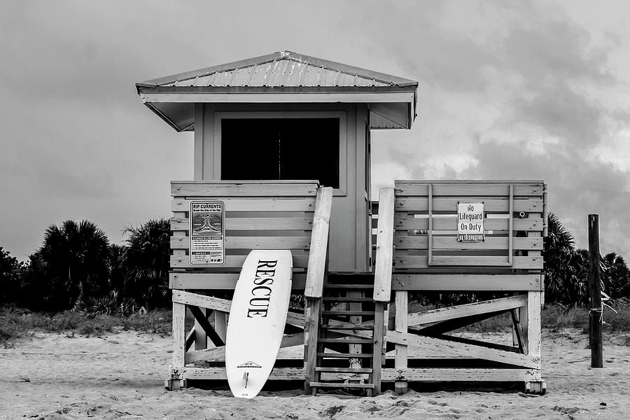 Lifeguard Stand Photograph by Robert Wilder Jr