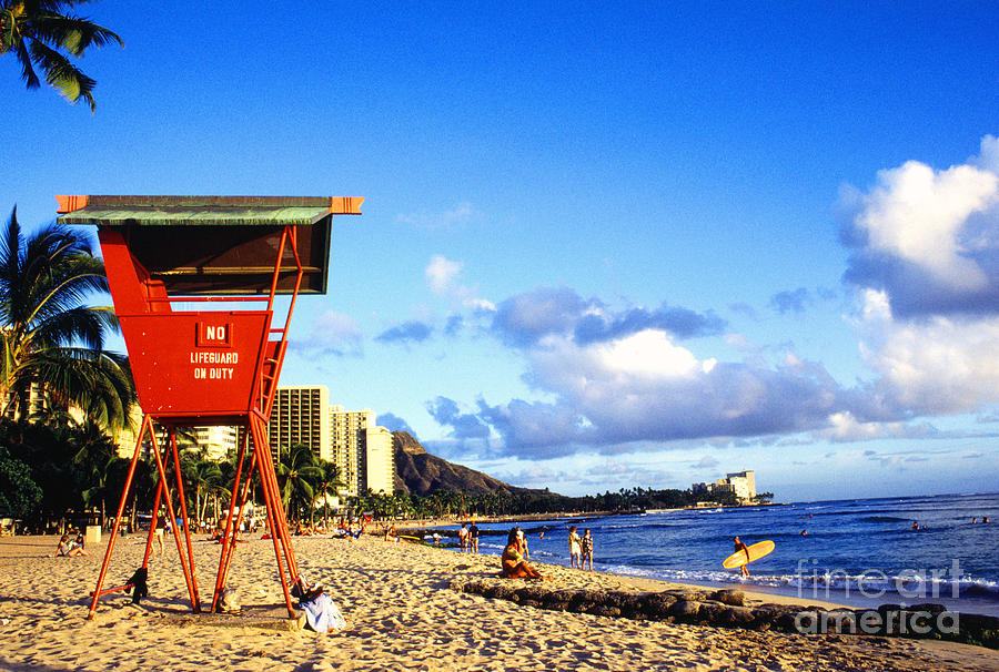Lifeguard Station Waikiki Beach Photograph by Thomas R Fletcher