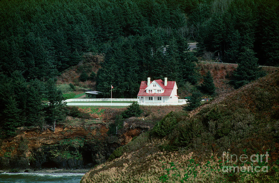 Lighthouse Keepers Home at Heceta Head Lighthouse in Oregon Photograph by Wernher Krutein