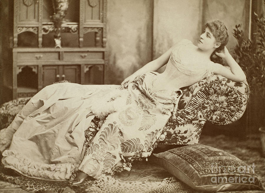 Lily Photograph - Lillie Langtry (1852-1929) by Granger