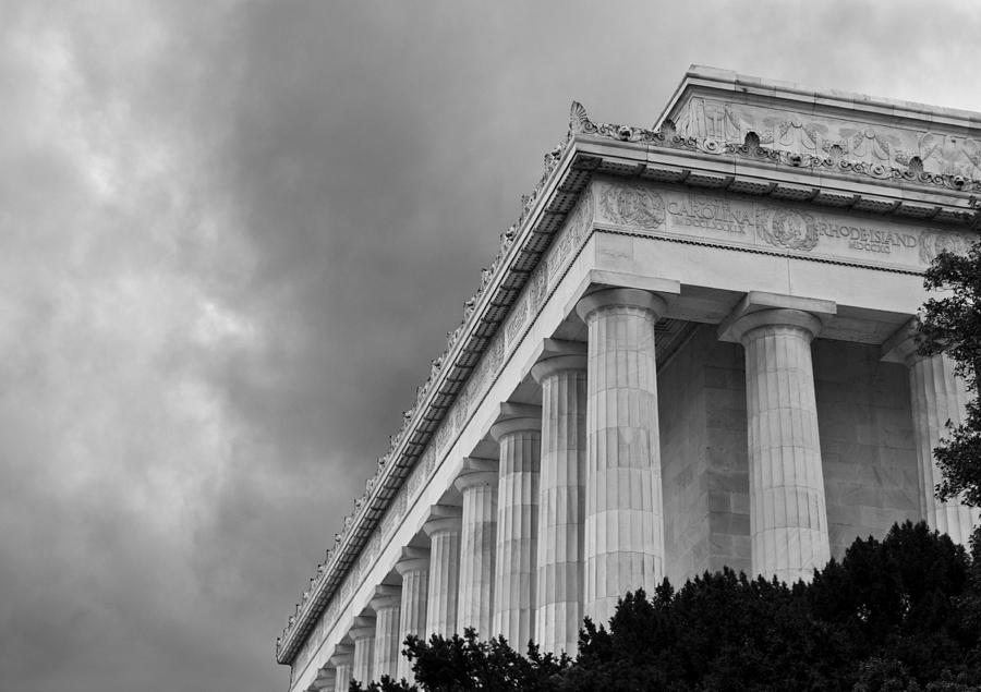 Lincoln Memorial - black and white - Washington DC Photograph by Brendan Reals