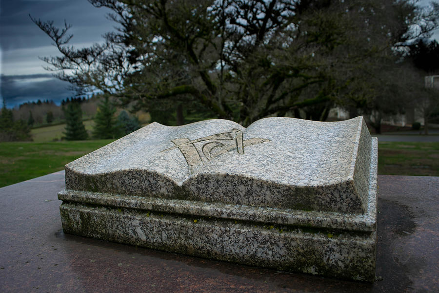 Lincoln Memorial Park Cemetery Photograph by Amanda Case