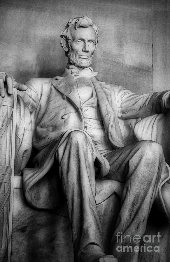 Lincoln Monument Photograph by Skip Willits