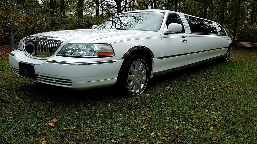 Transportation Photograph - Lincoln Town Car Limousine by Jackie Russo