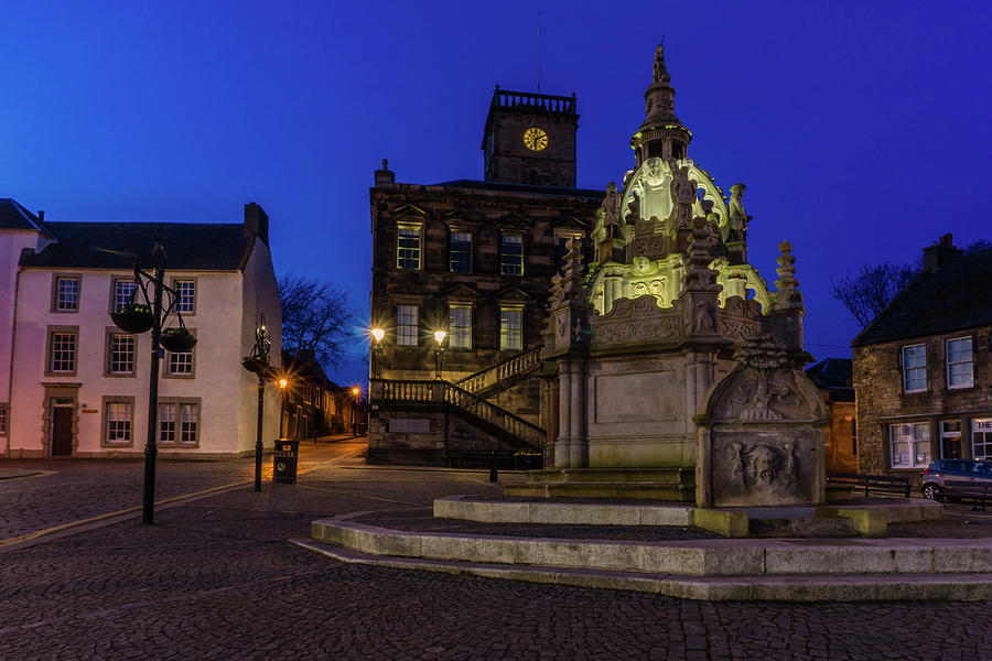 Linlithgow Cross and Town House by Night Photograph by Douglas Milne 