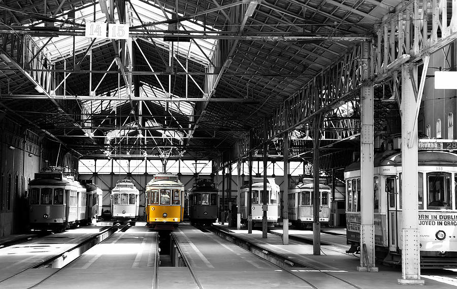 Lisbon Trolley 14c Photograph by Andrew Fare