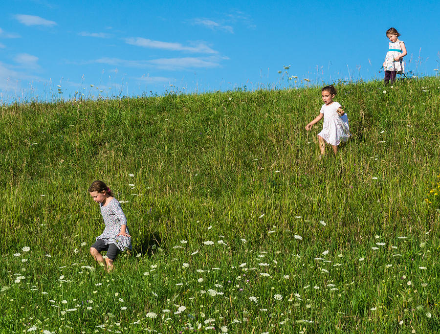 Little Girls Running Down Hill Photograph by Ann Moore