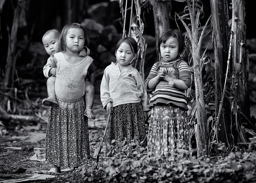 Little Ladies Of Lung Lu... Photograph by John Moulds