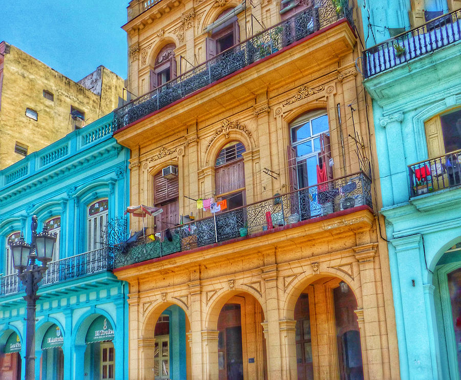 Living In Old Havana Photograph by Connie Handscomb