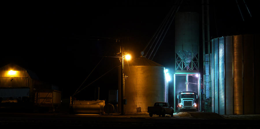 Loading Grain Photograph by Bob Bell