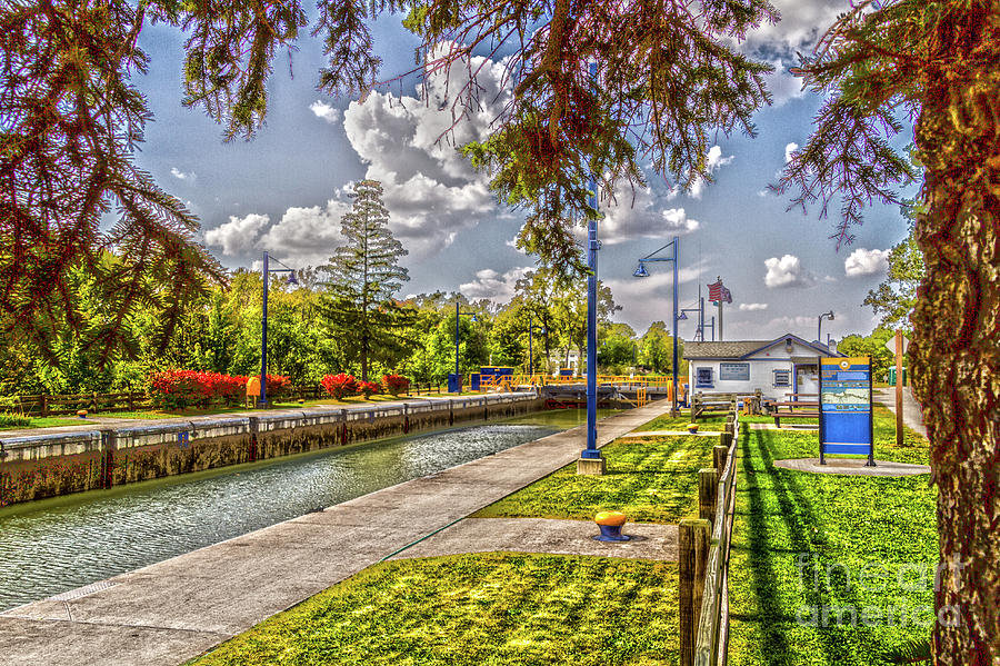 Lock 33 Canal Park Photograph by William Norton