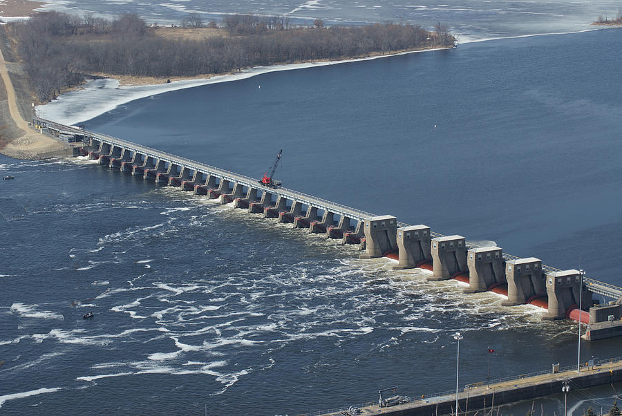 Lock And Dam 4 Photograph By Ron Read