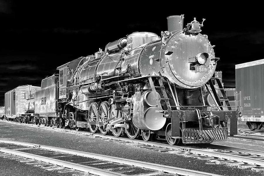Locomotive 1519 - BW - Heavy Metal 01 Photograph by Pamela Critchlow