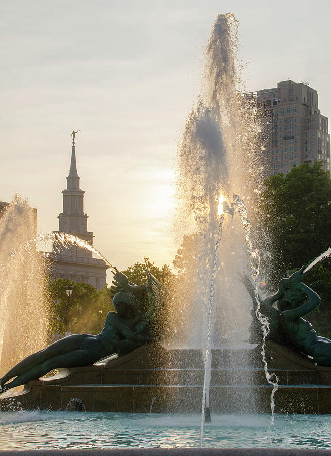 Logan Circle - Swann Fountain - Philadelphia Photograph by Bill Cannon