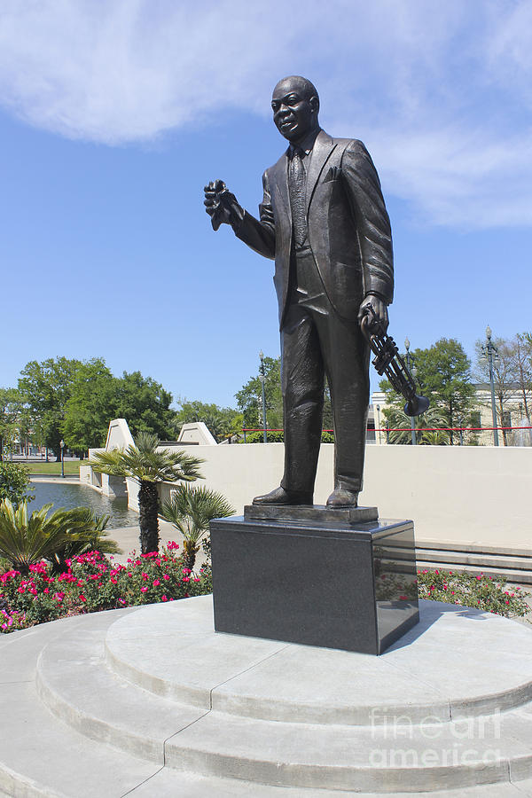 Louis Armstrong Sculpture in New Orleans 30 Photograph by Carlos Diaz