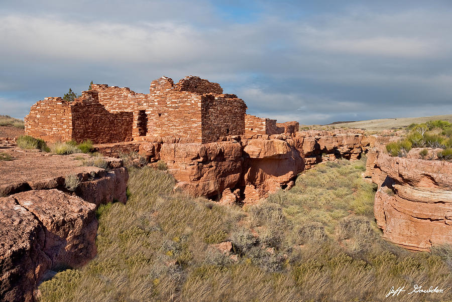 Lomaki Pueblo Ruins Photograph by Jeff Goulden