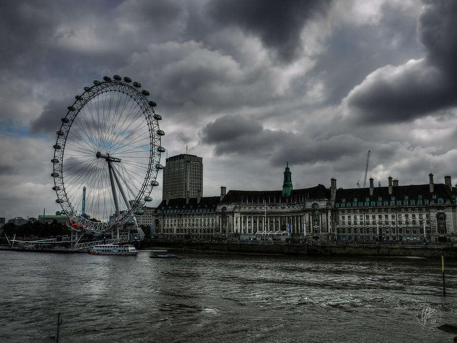 London Eye Photograph - London 009 by Lance Vaughn