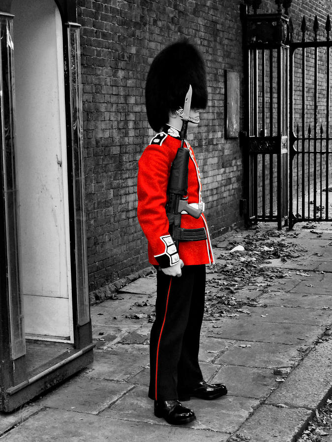 London 051 Photograph by Lance Vaughn